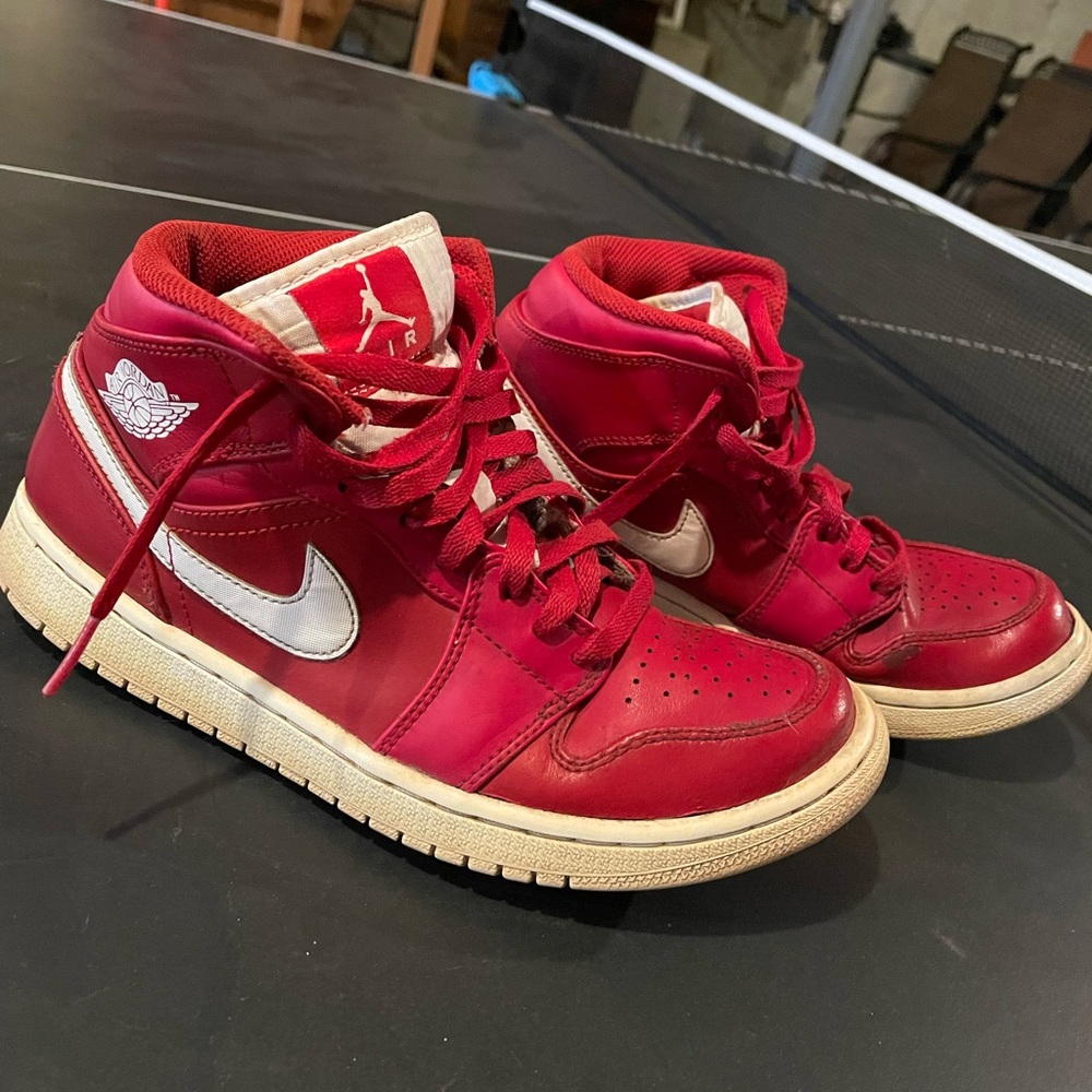Air Jordan 1 Mid *condition is poor*
